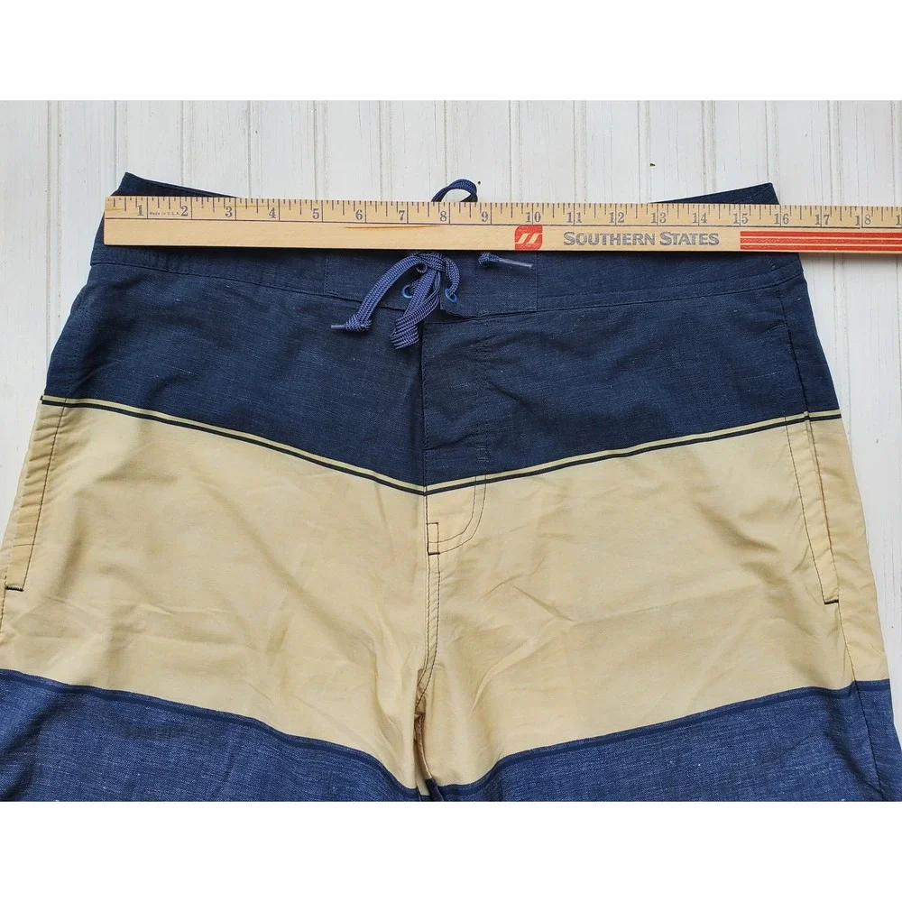 Travis Mathew‎ Mens Navy Tan Color Block Board Shorts Swim Trunks Size 32