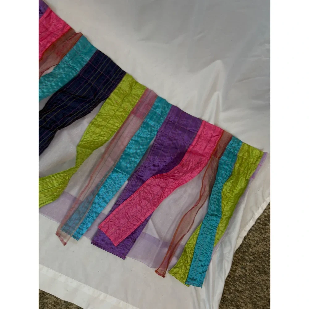 Wamsutta colorful streamer