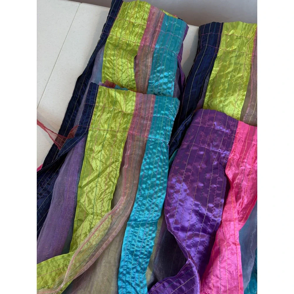 Wamsutta colorful streamer