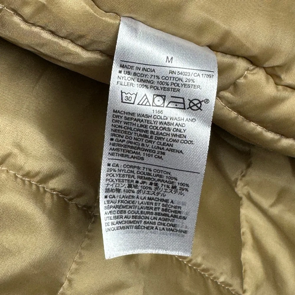 Banana Republic snap 	•	length men’s