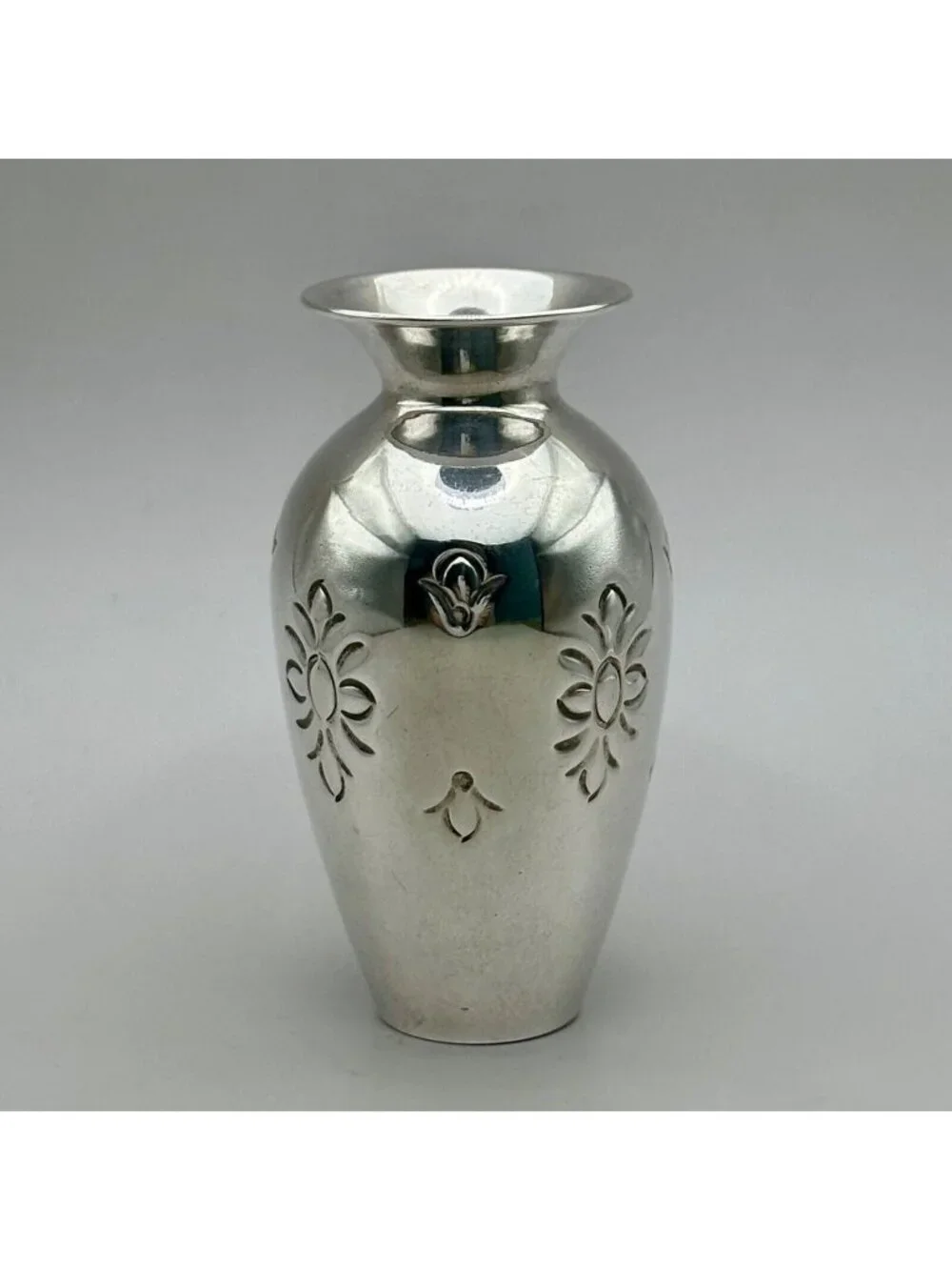 Floral Design Miniature Bud Vase Sterling Silver 925 31 Grams 3 Inches High