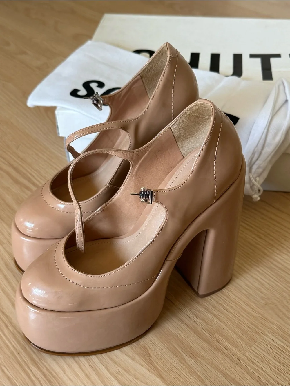 SCHUTZ elegant zayne
