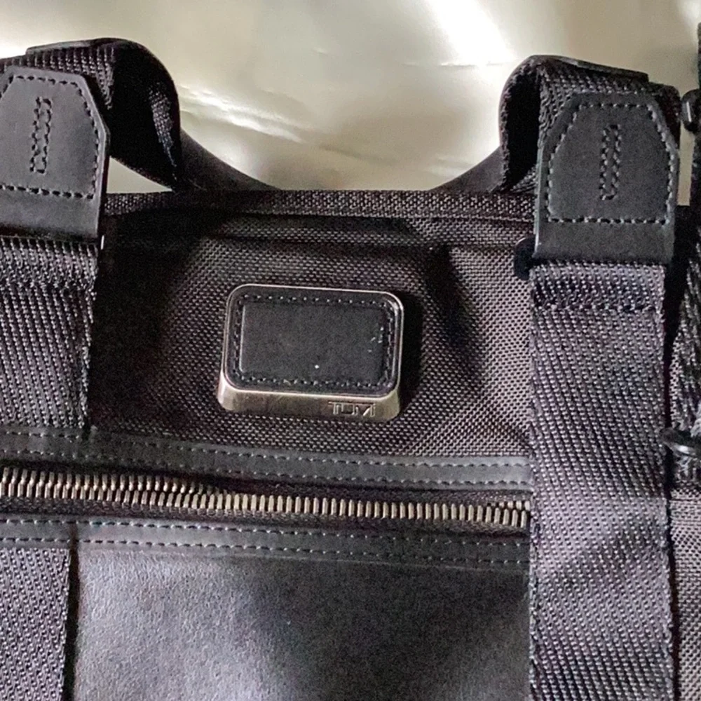 Tumi good preowned