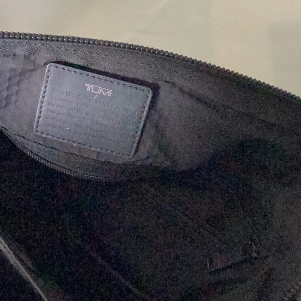 Tumi good preowned