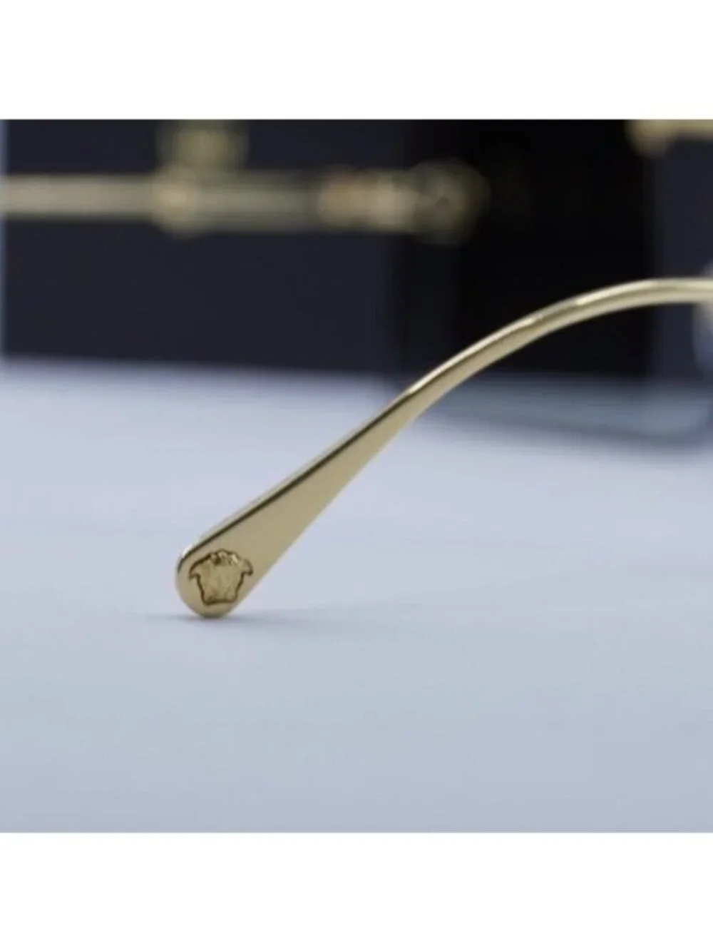 Versace model ve2245