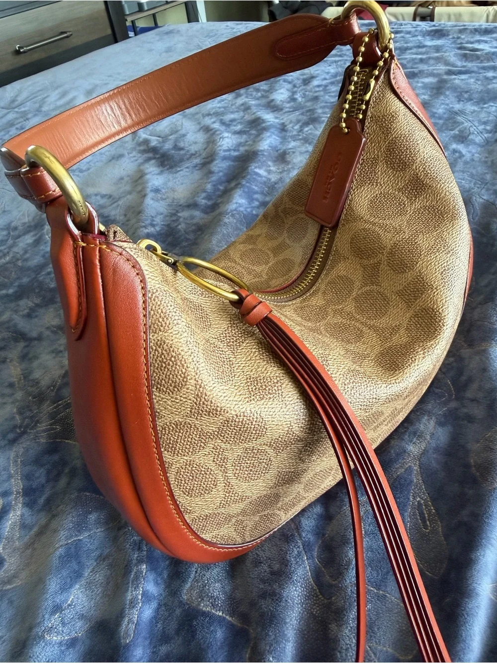 Coach hobo signature