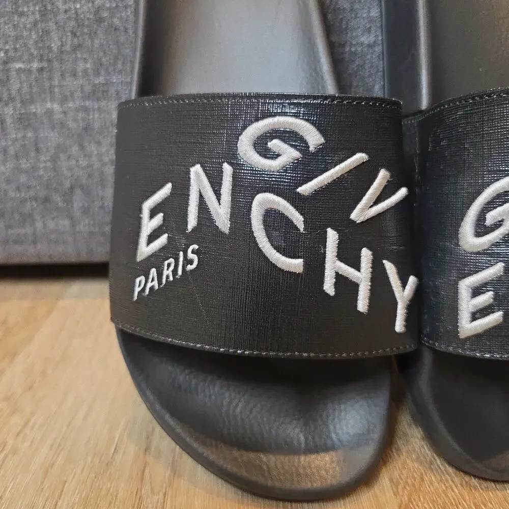 Givenchy refracted logo