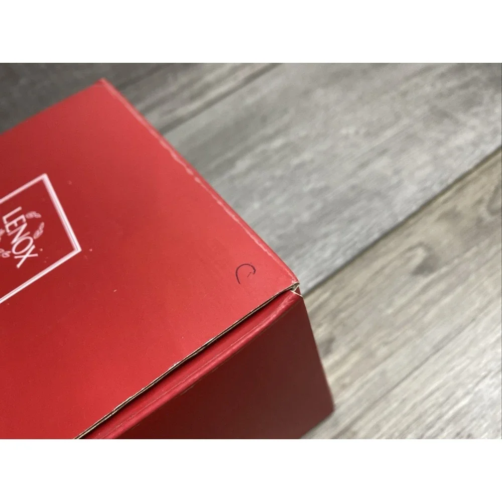 Lenox box comes