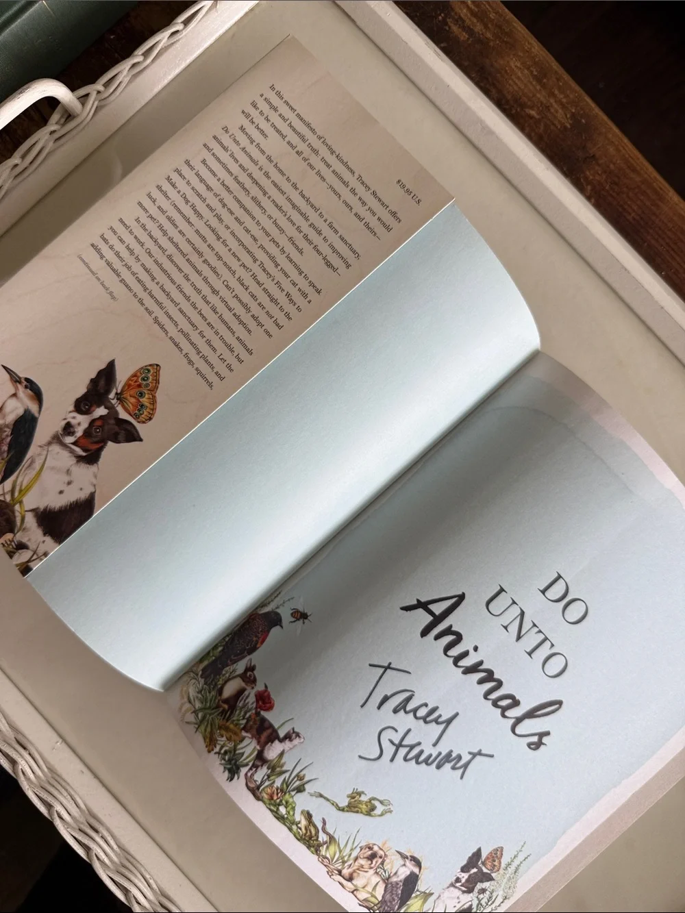 Autograph Book ‘Do Unto Animals’ by Tracey Stewart - Jon Stewart Wife