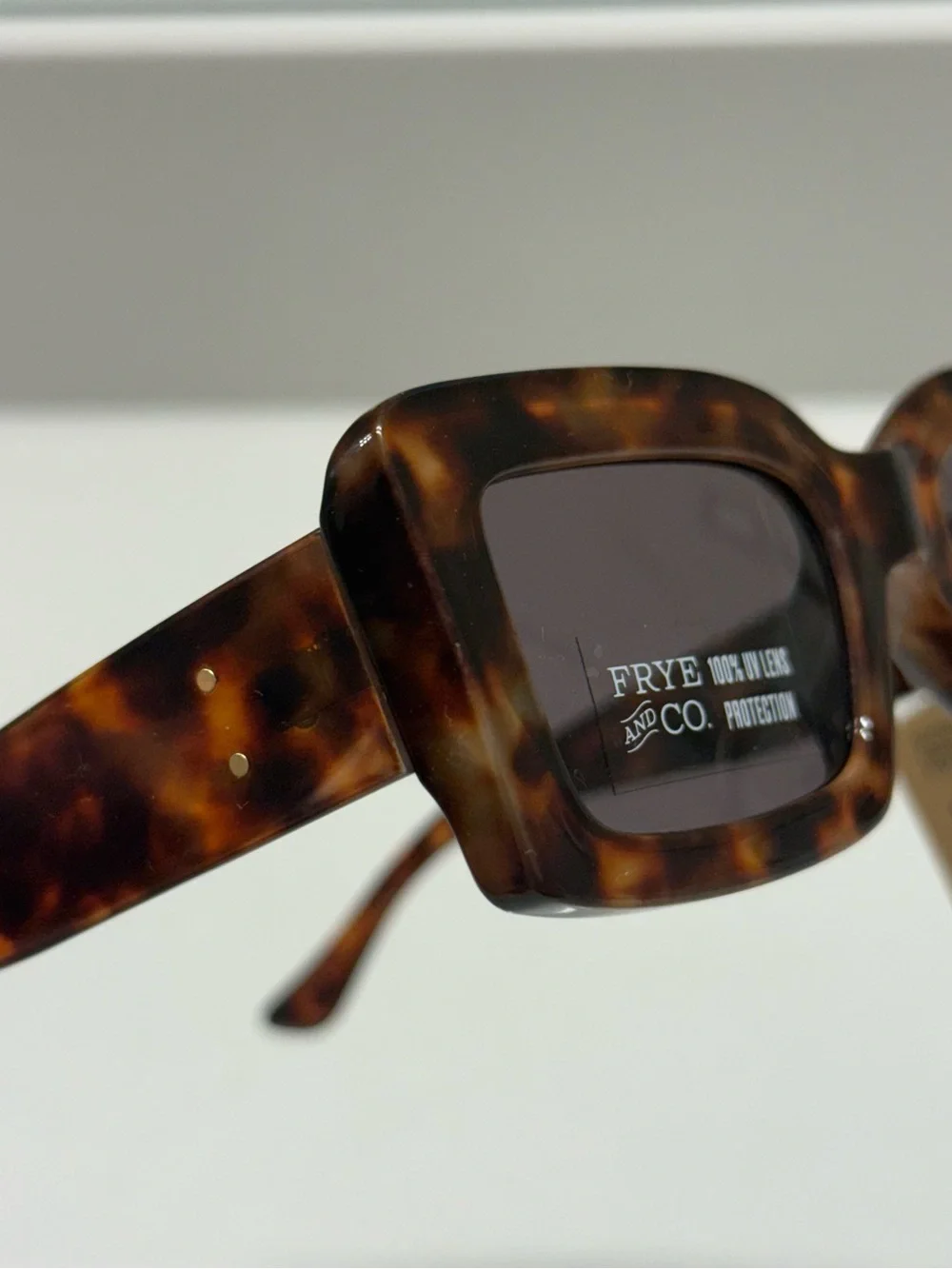 Frye bold square