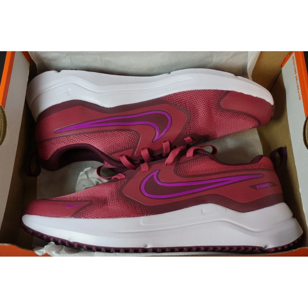 Nike cosmic runner