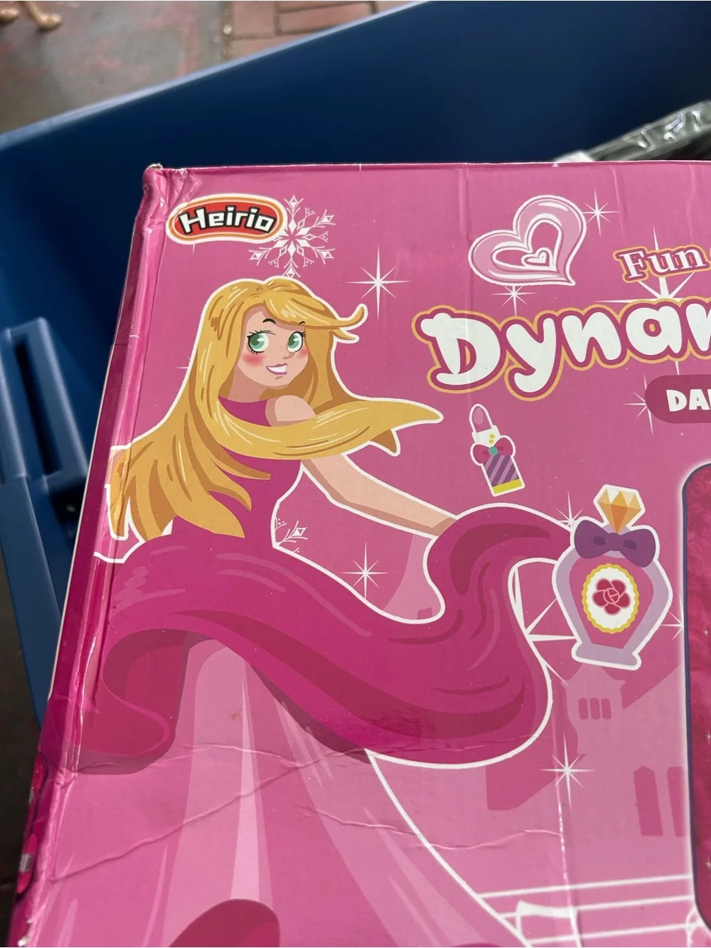 Heirio dynamic girl