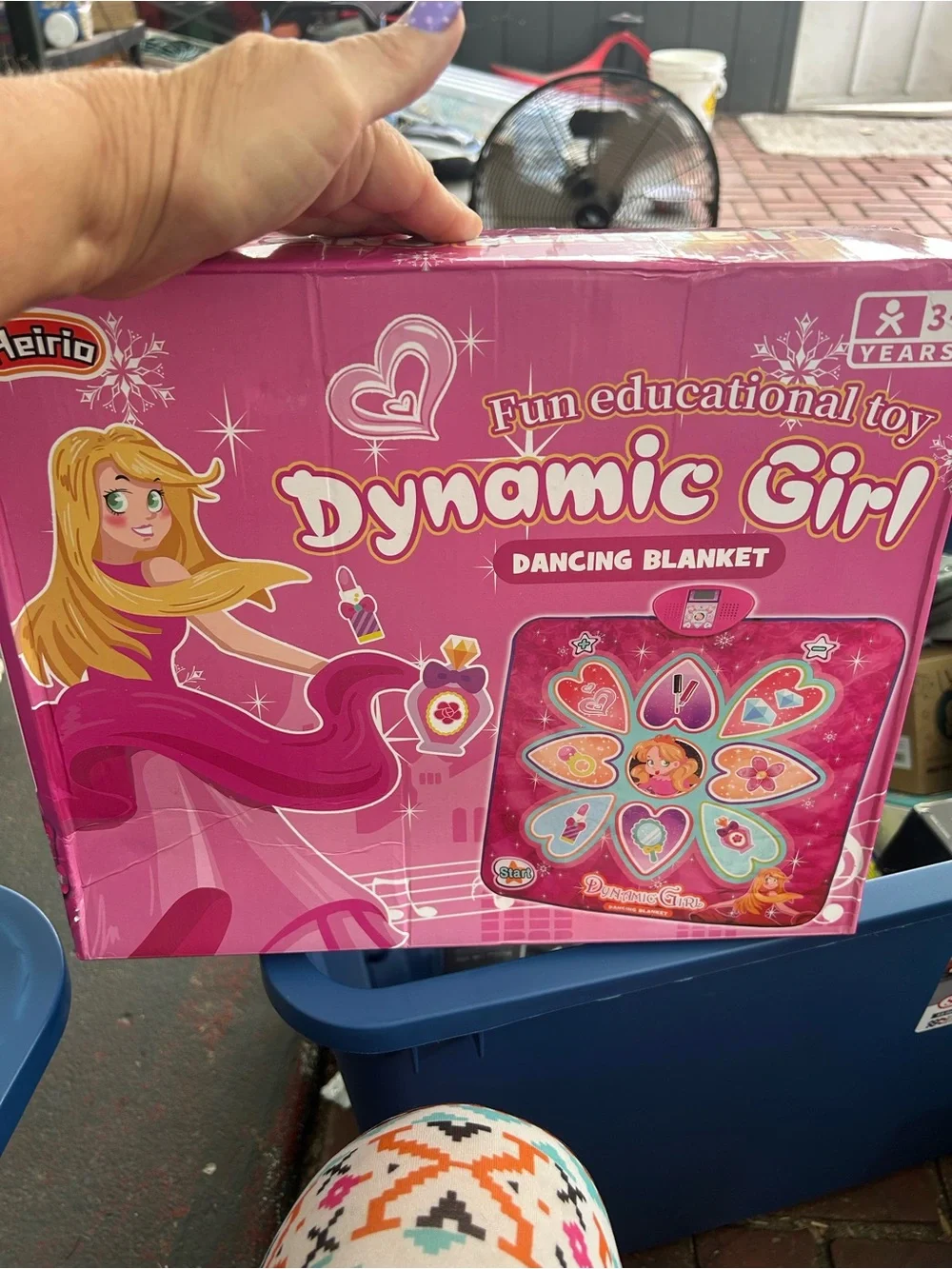 Heirio dynamic girl
