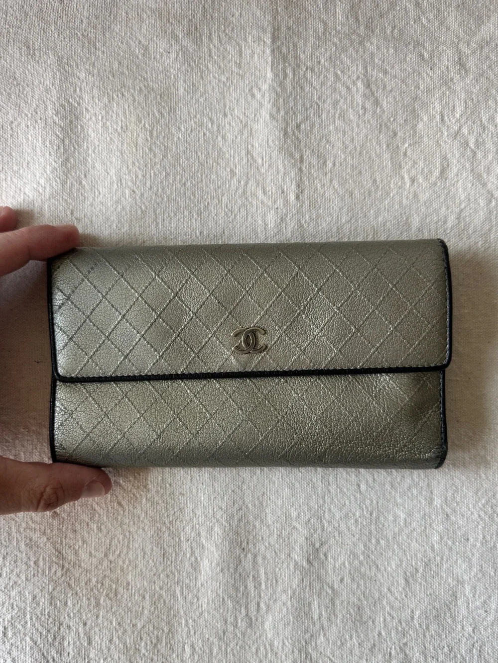 CHANEL continental wallet
