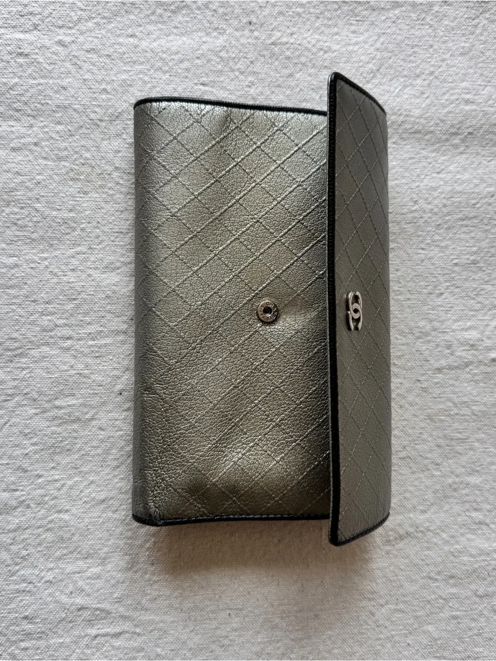CHANEL continental wallet