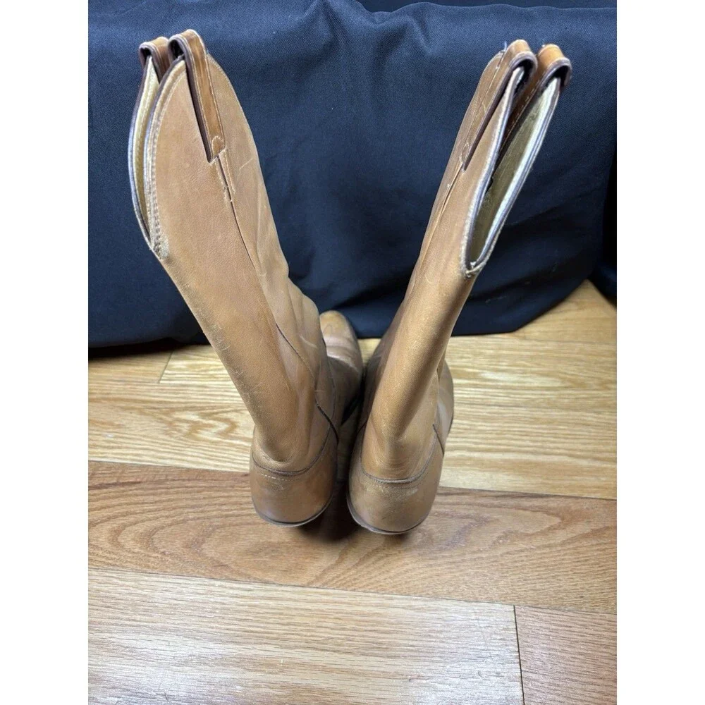 Justin Boots as seen