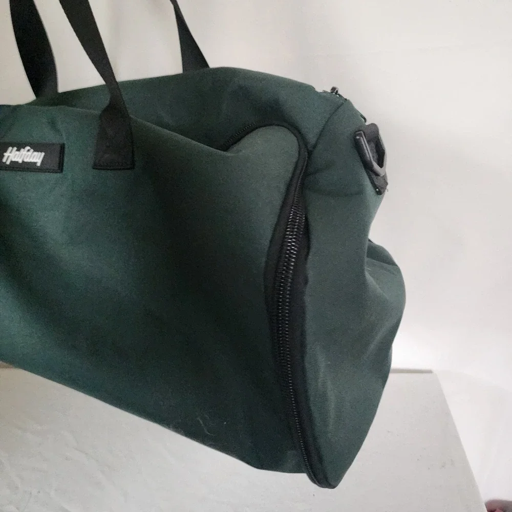 Halfday garment compartment