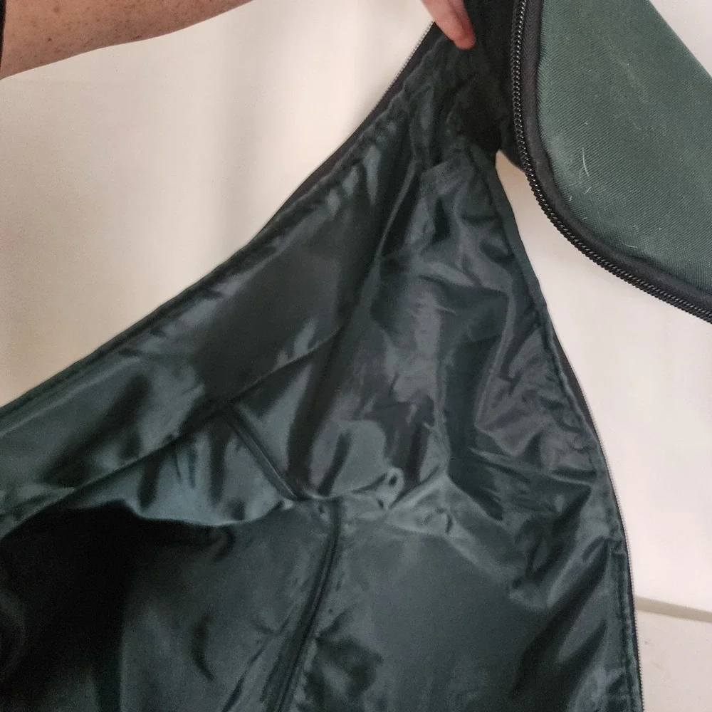 Halfday garment compartment