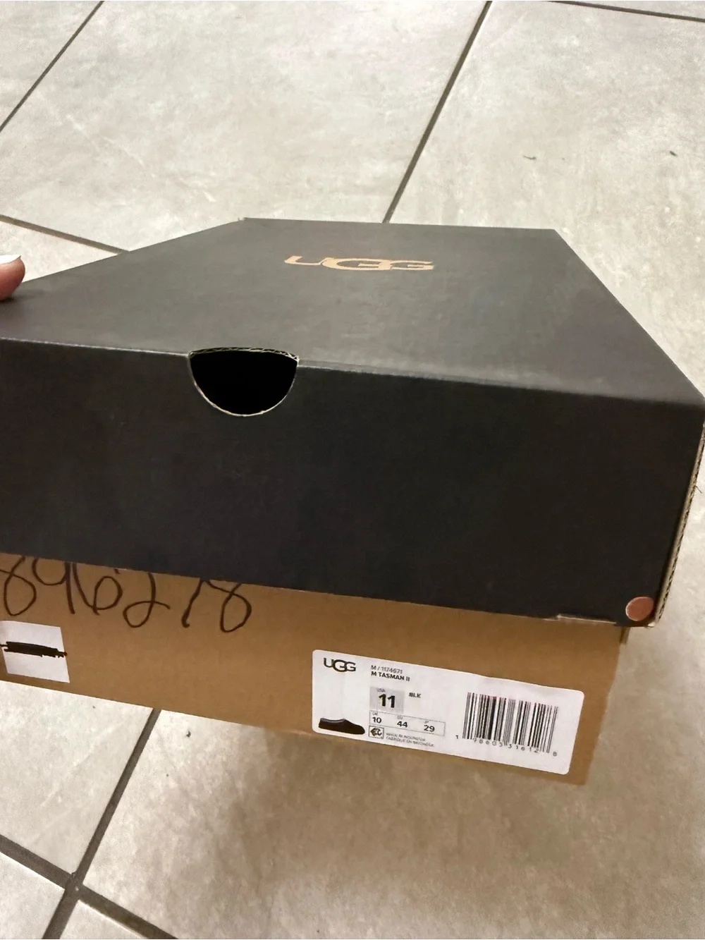 UGG along silhouette