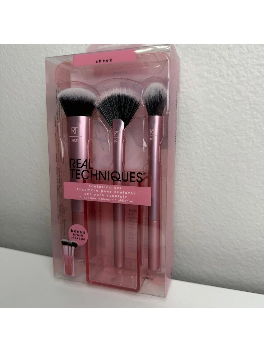 Real Techniques looking synthetic lover