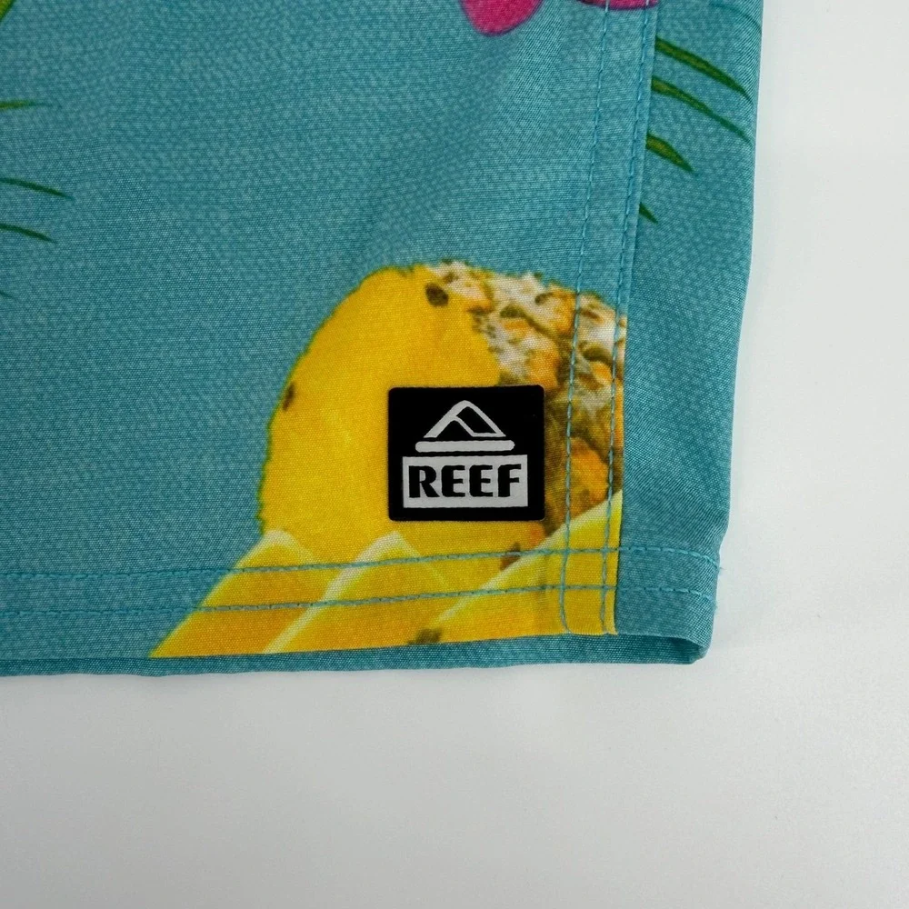 Reef floral pocket