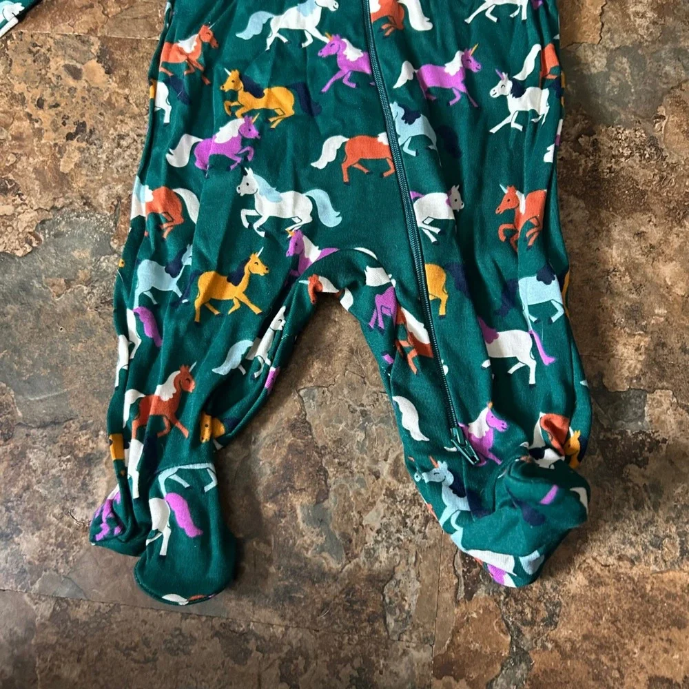 Wonder Nation Unicorn Pajamas Baby Girls Size 0-3 Months Footie Pjs Pajama NEW