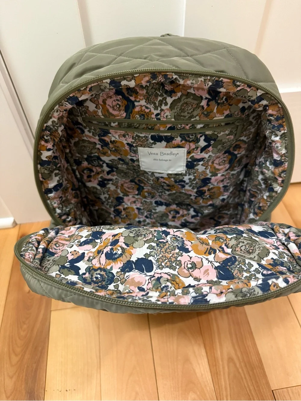 Vera Bradley measurements 15in