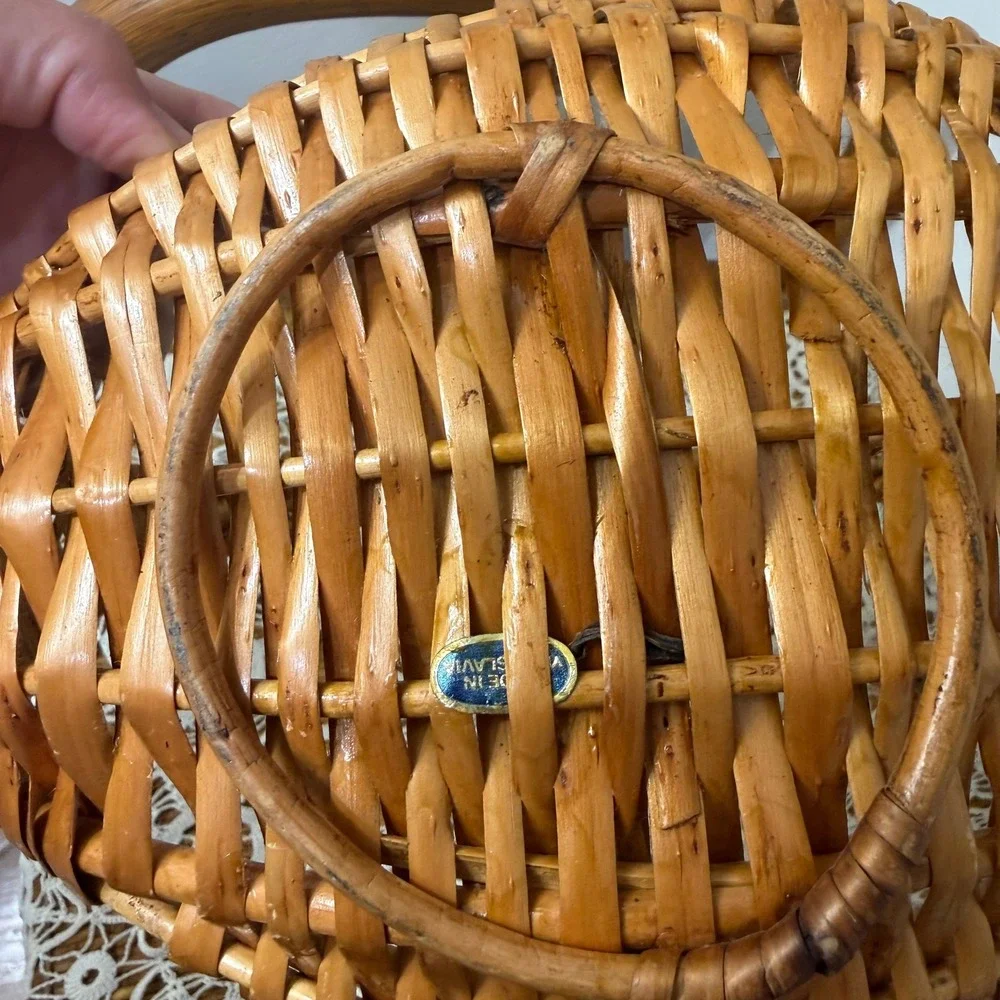 N/A handcrafted wicker