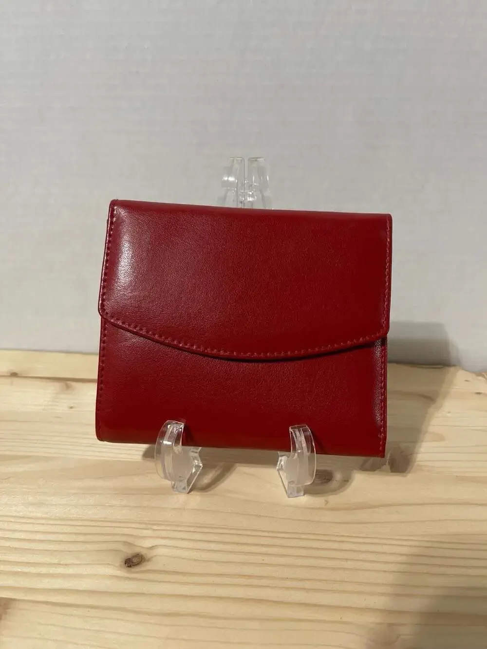 Dopp Red Leather Kisslock Trifold Wallet with Card Slots