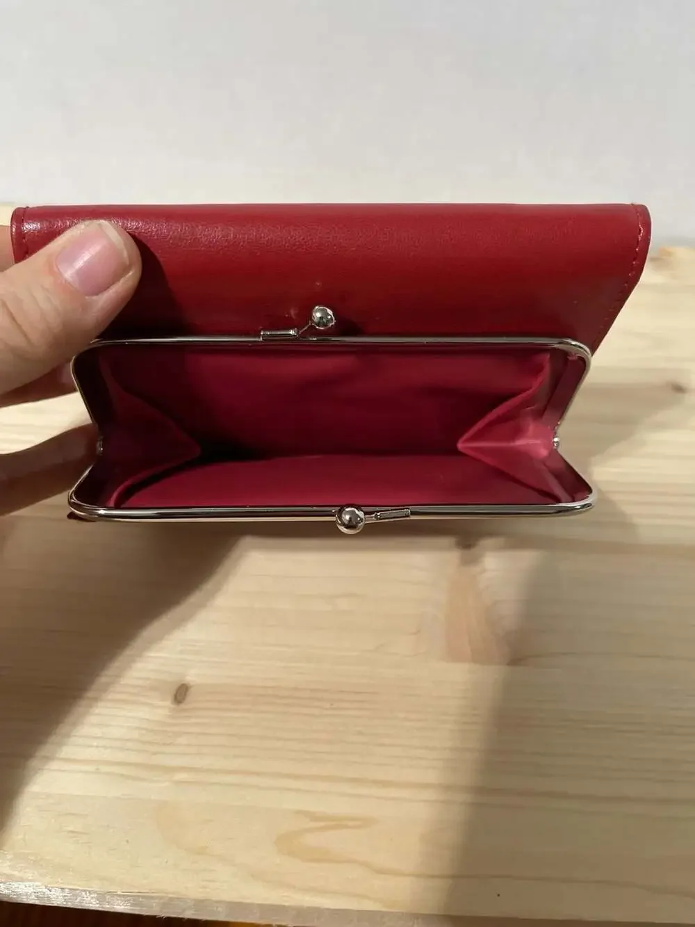 Dopp trifold wallet