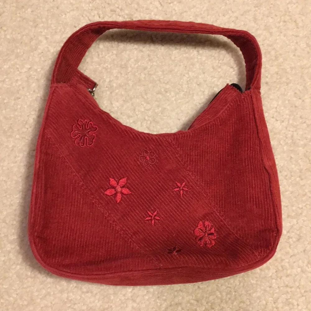 GAP dark red