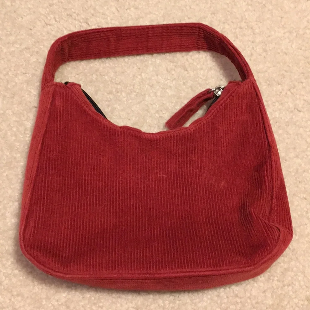 GAP dark red