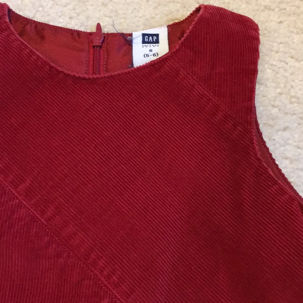 GAP dark red