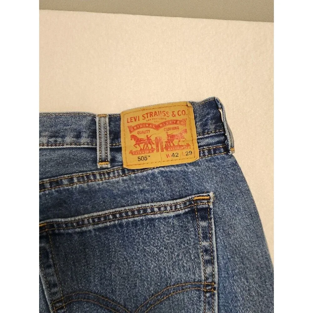 Levis these levi