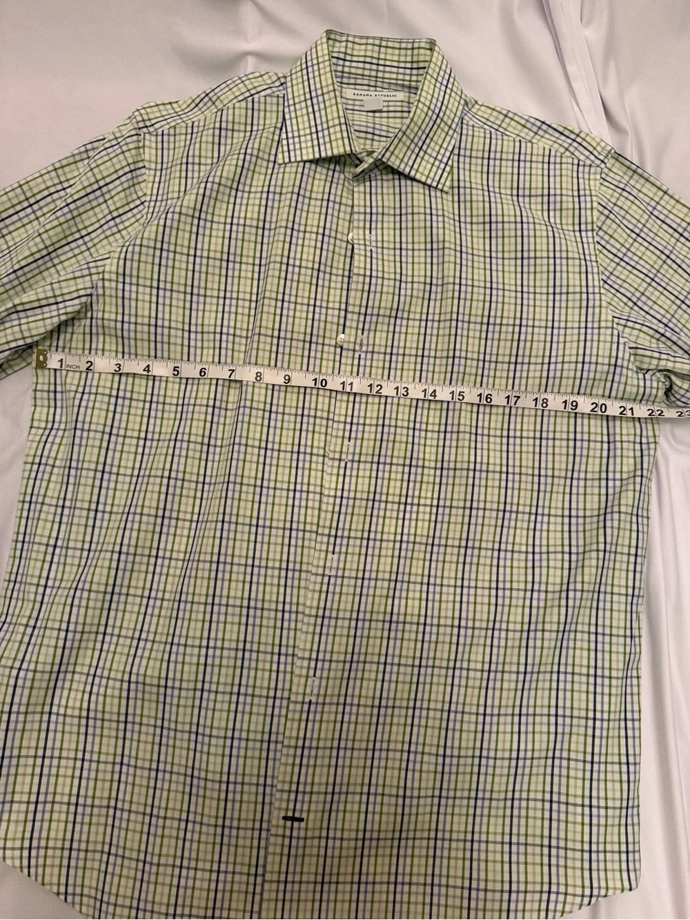 Banana Republic classic button