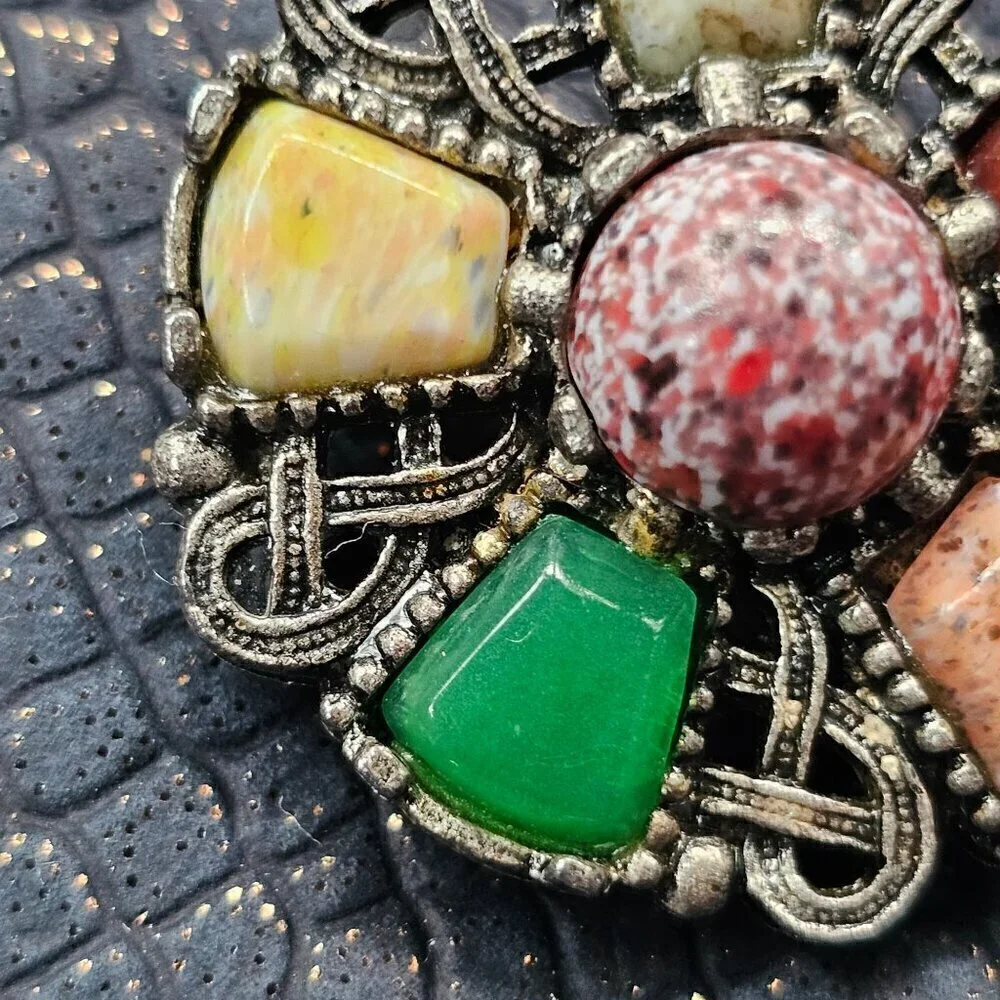 N/A this brooch