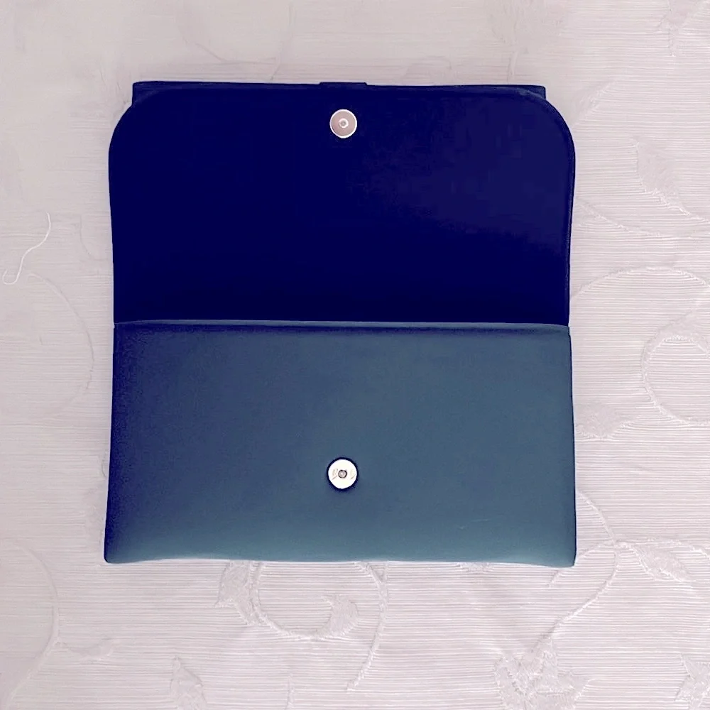 La Fille des Fleurs this clutch
