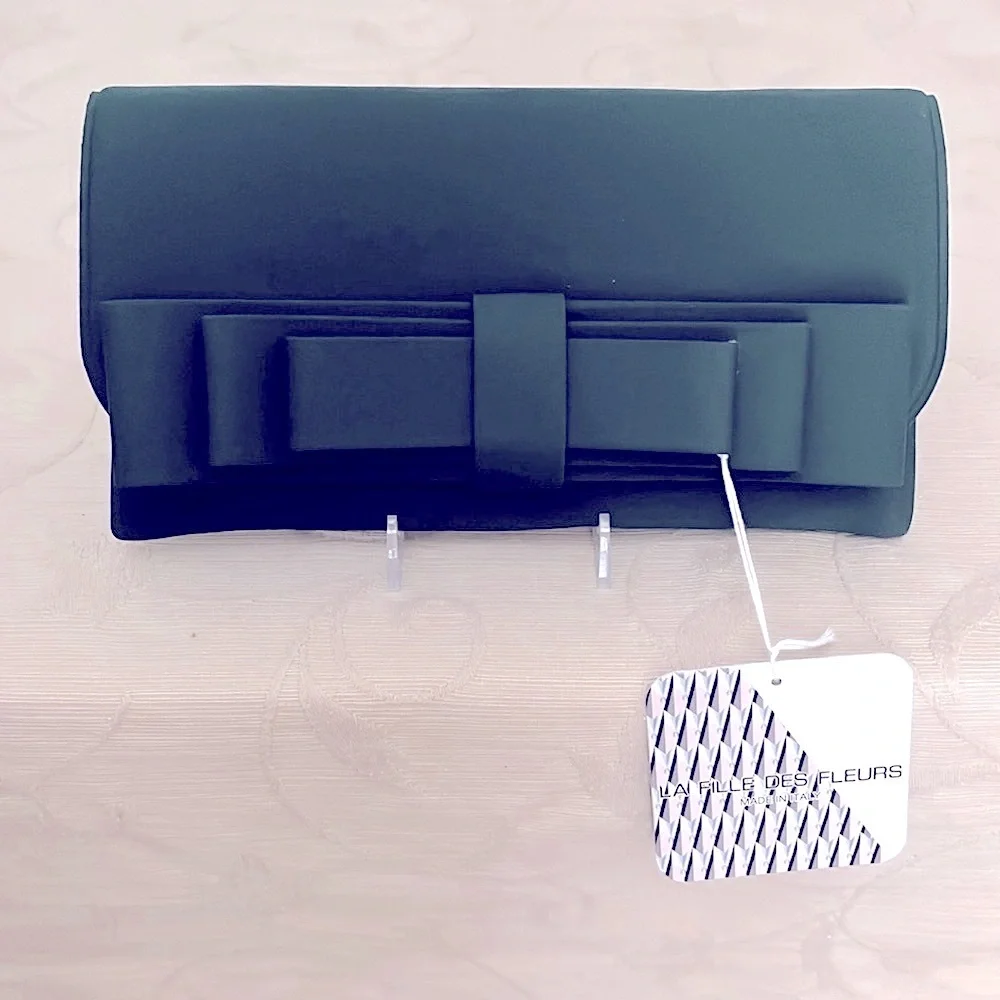 La Fille des Fleurs this clutch
