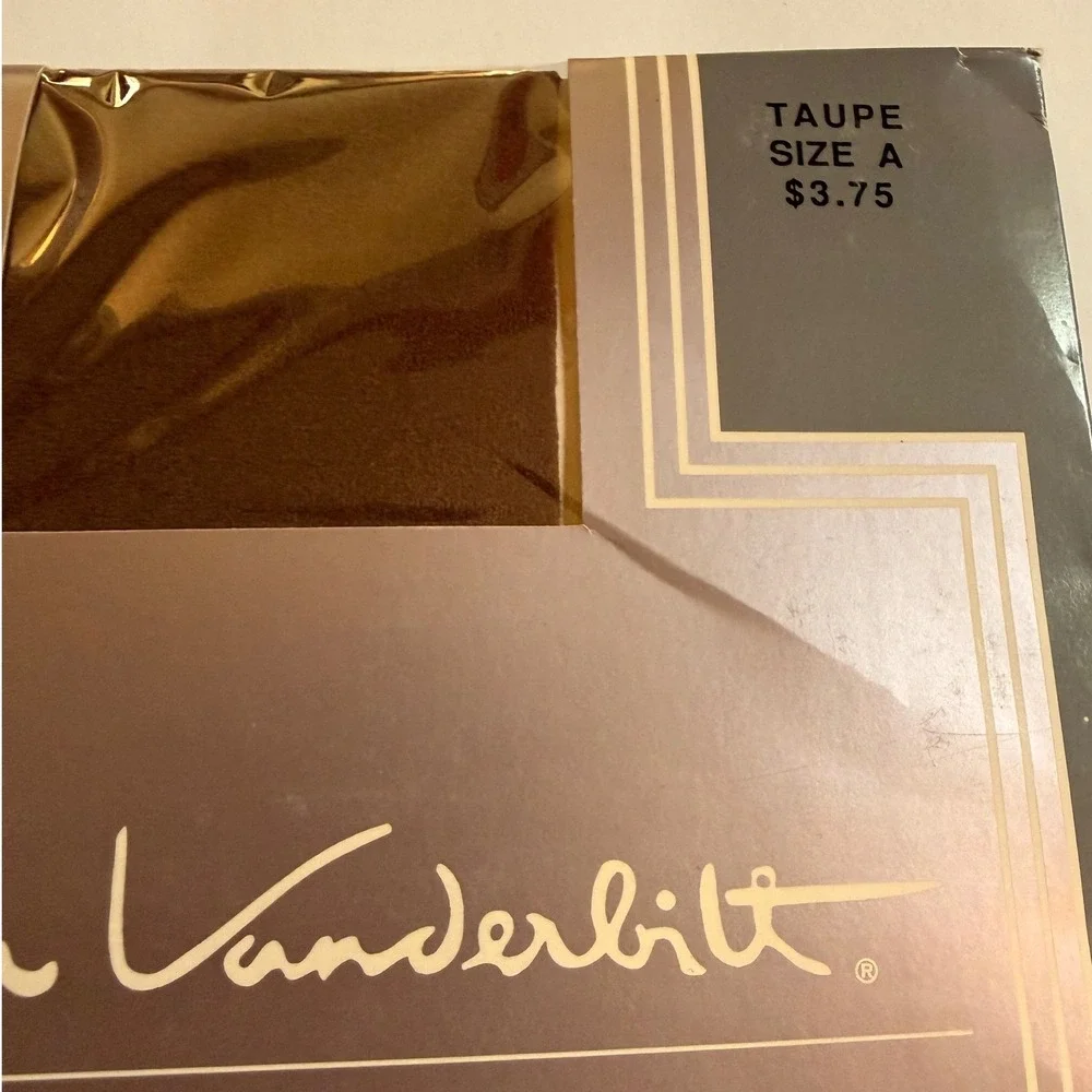 Gloria Vanderbilt vintage gloria