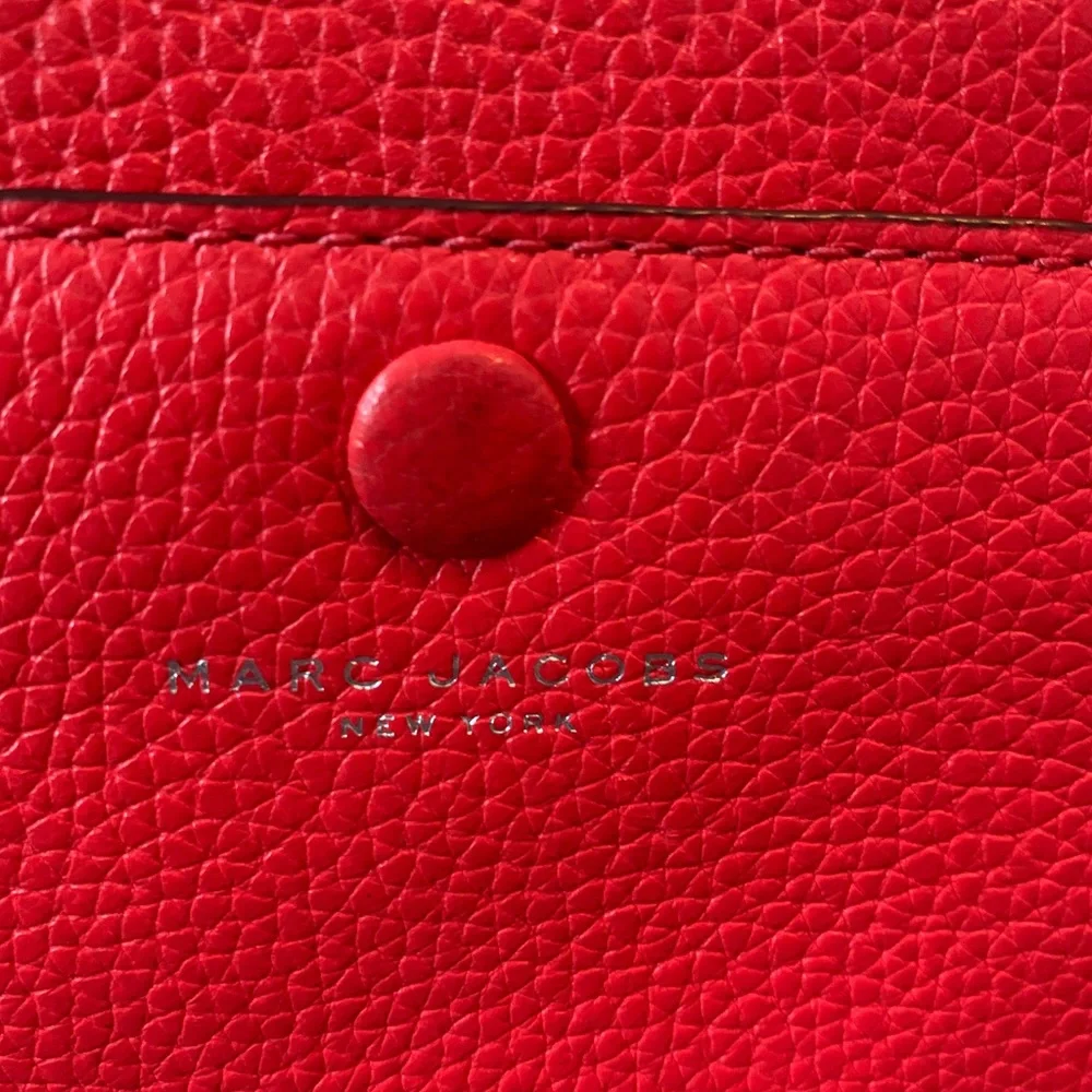 Marc Jacobs Cross Body Wallet