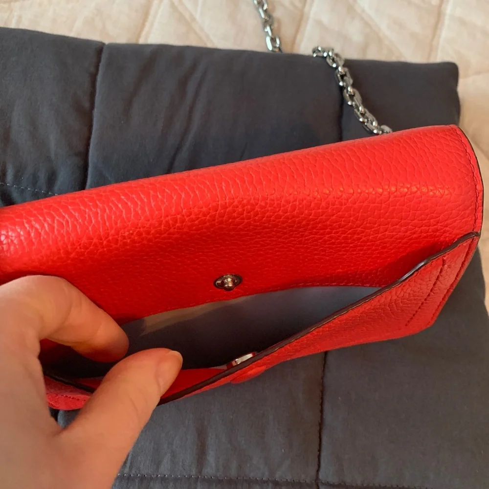Marc Jacobs pictures signs removable