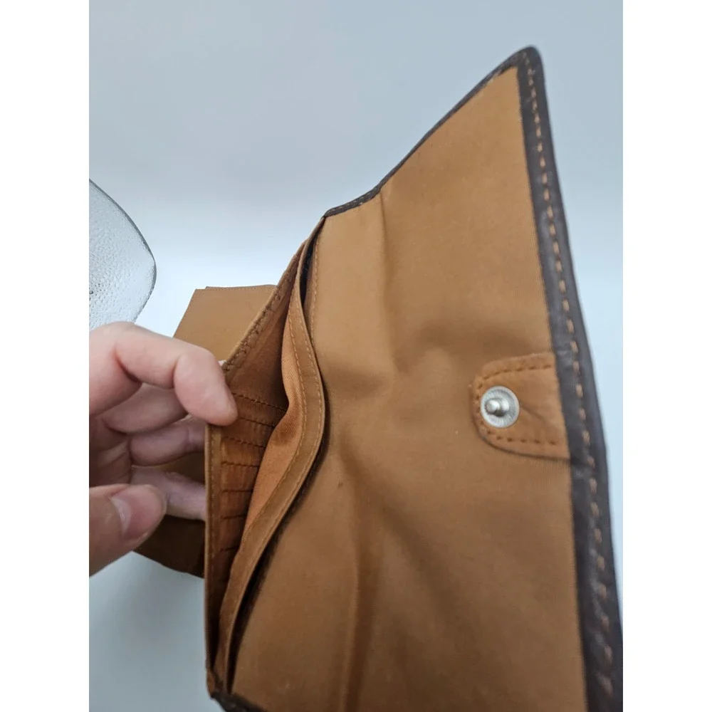 Fossil tri fold