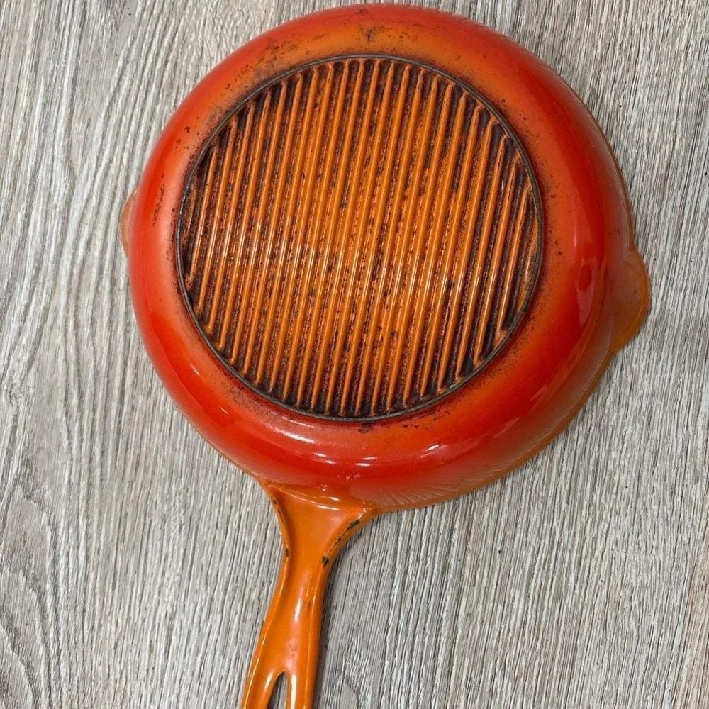 The Unbranded Brand vintage enameled