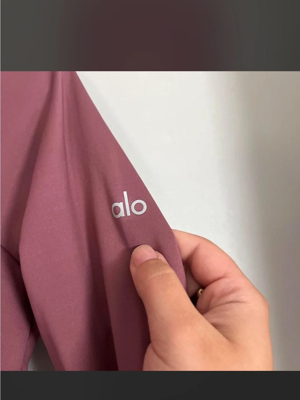 ALO Yoga cuffs friendly top