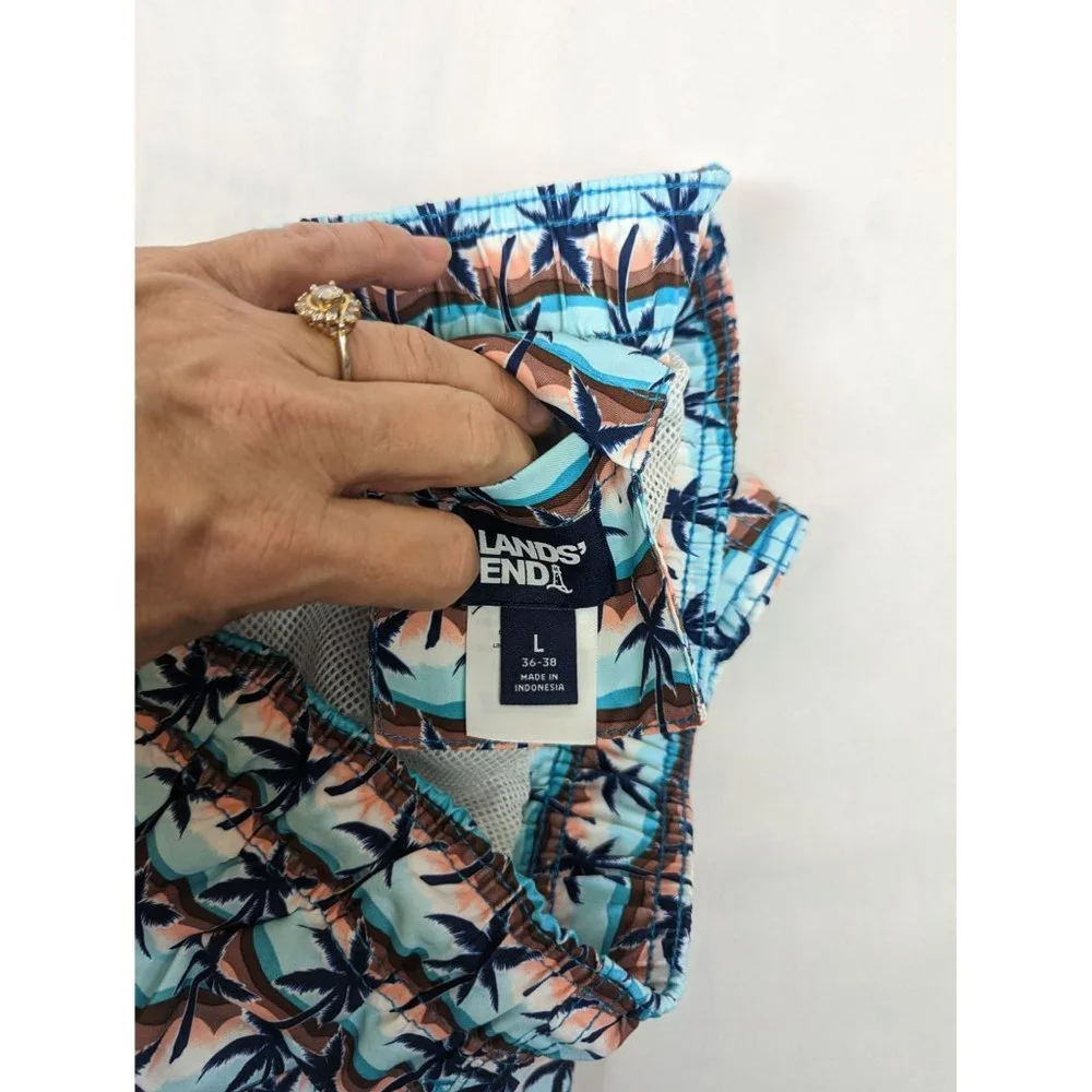 Lands End men palm
