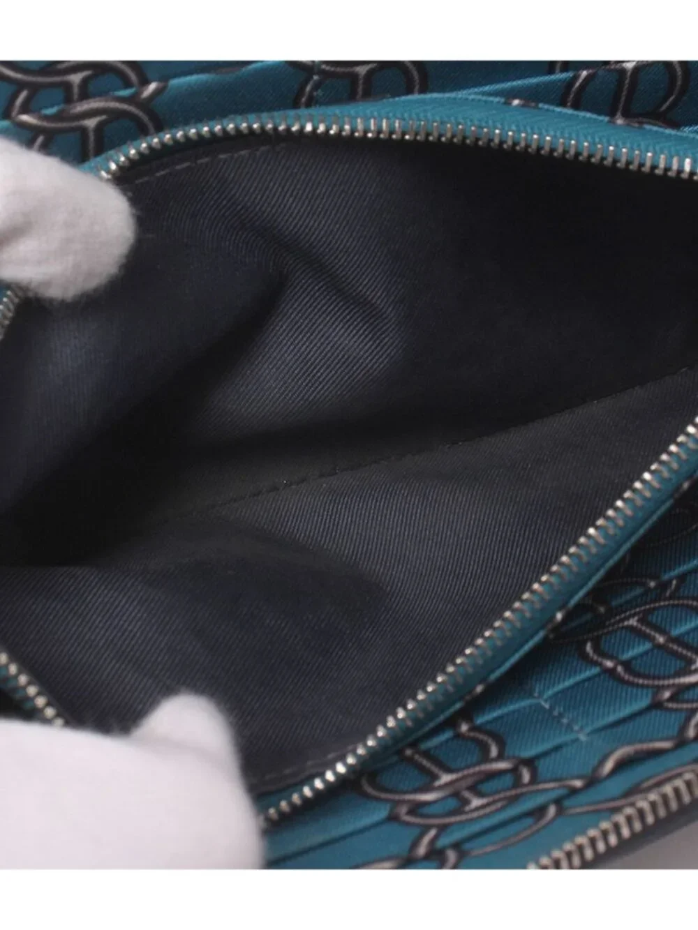 Hermes zip around