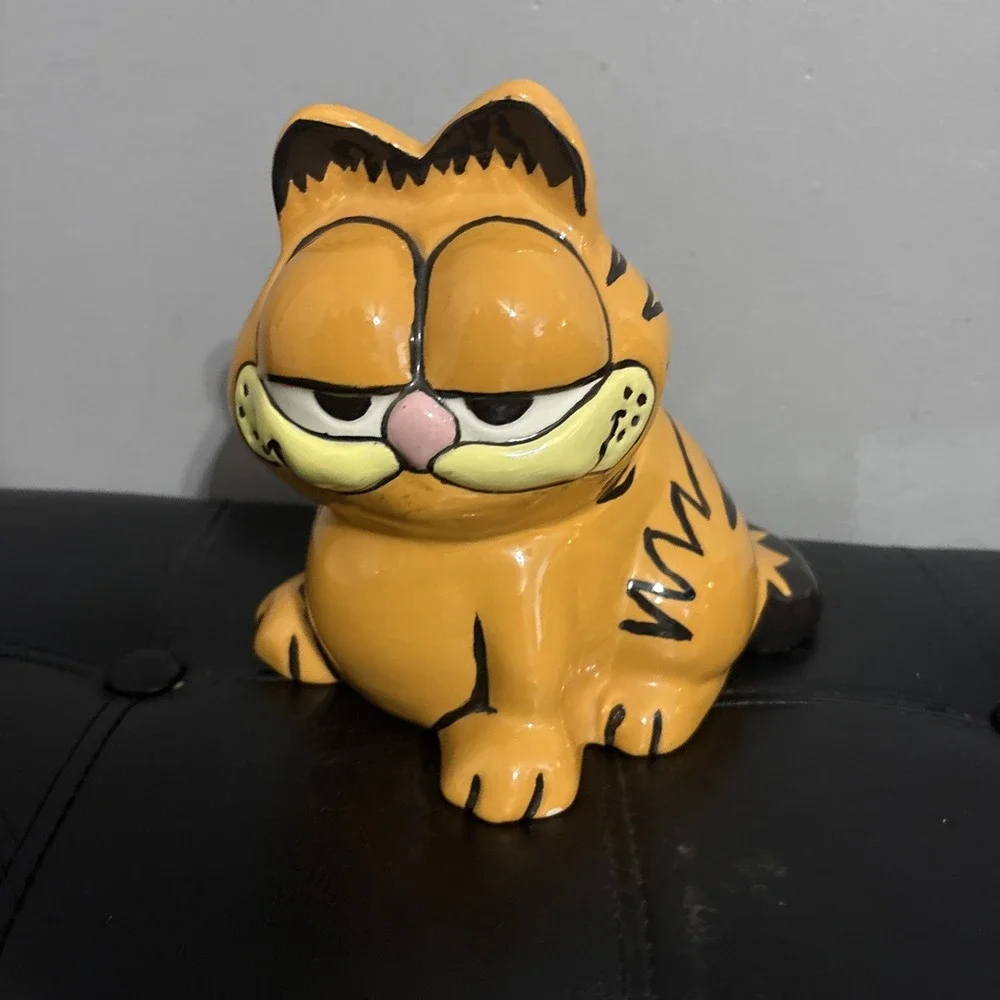 GARFIELD‎ Cat Ceramic Figurine 6.5
