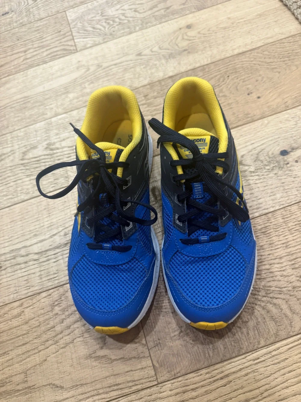 Saucony bright blue
