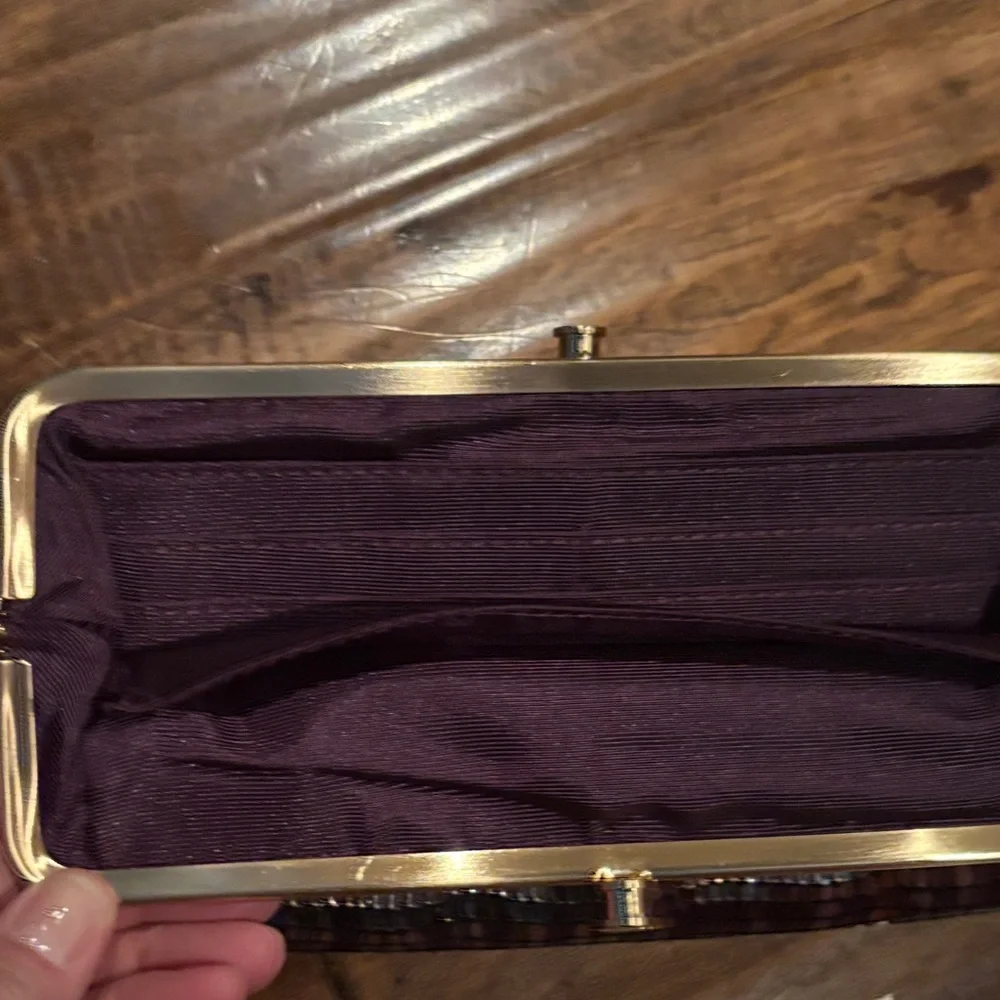 HOBO adorable clutch