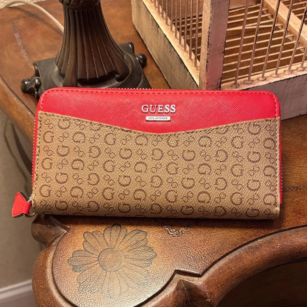GUESS‎ Red and Tan Women's Wallet